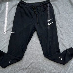 Men’s Nike joggers, black in color